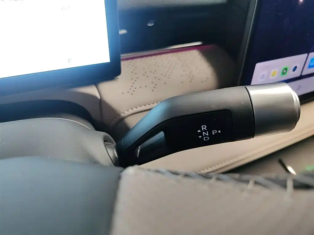 Geely Galaxy Galaxy Xingyao 8 2025 130km EM-P Starship Edition фото 14