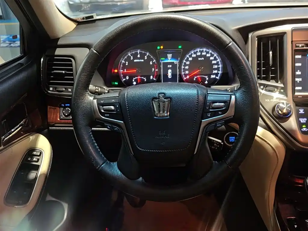 Toyota Crown 2015 2.5L Smart Edition фото 11