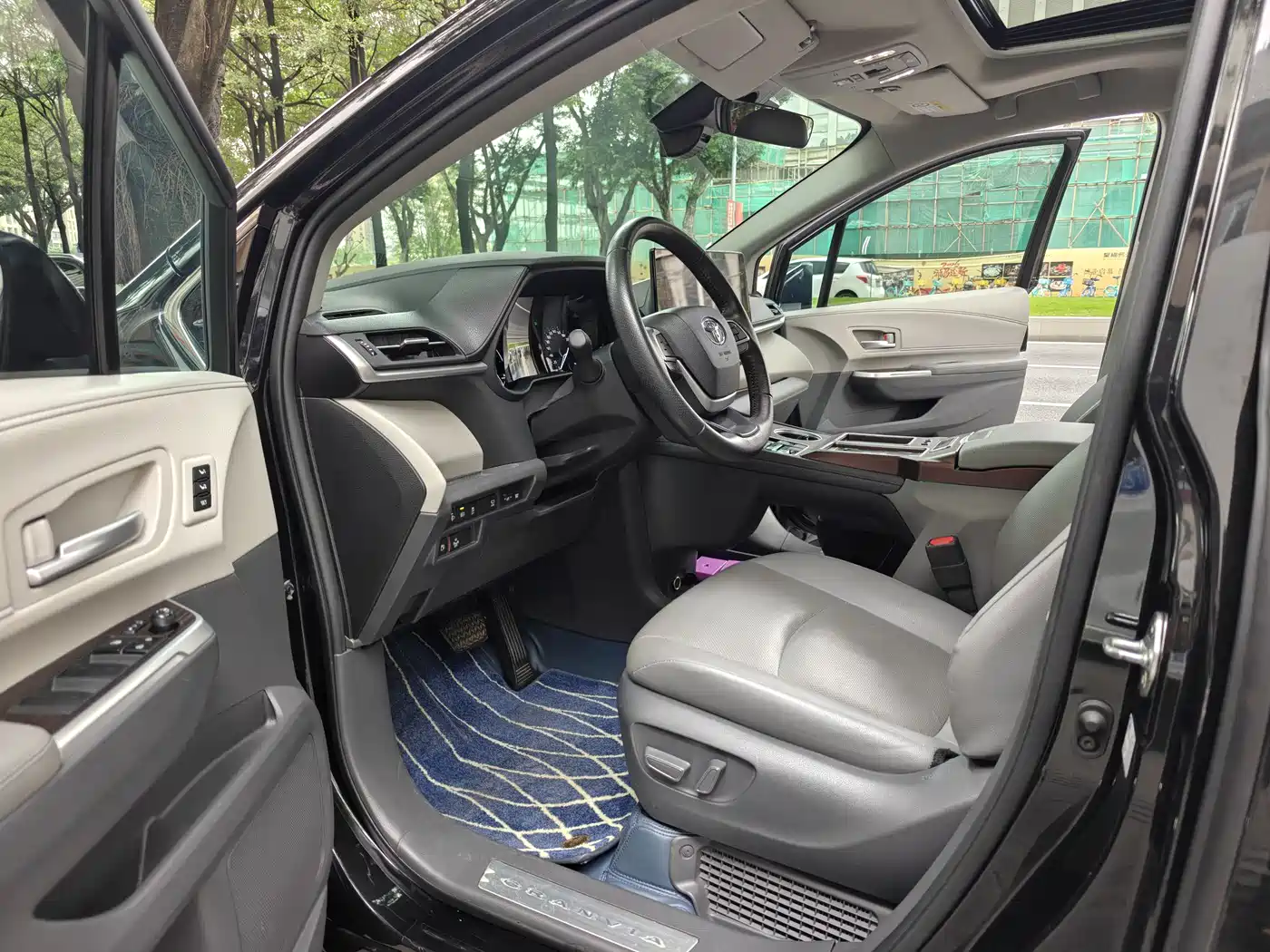 Toyota Granvia 2023 2.5L Hybrid Prestige PLUS Edition фото 5
