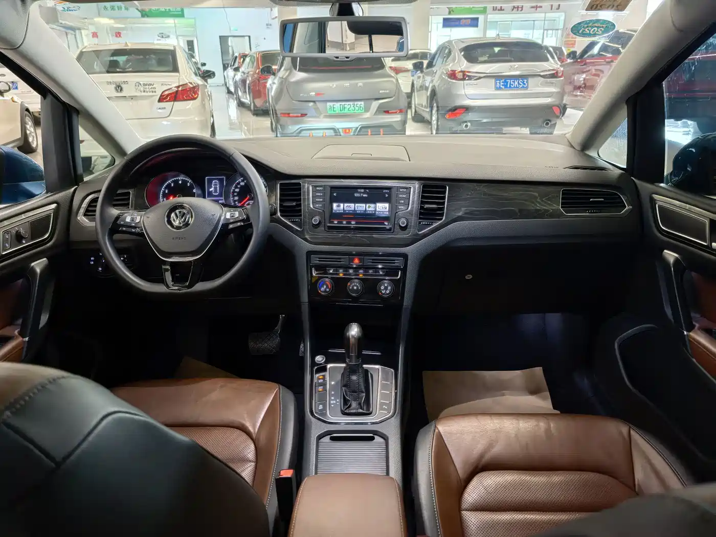 Volkswagen Golf Sportsvan 2016 280TSI Automatic Luxury фото 7