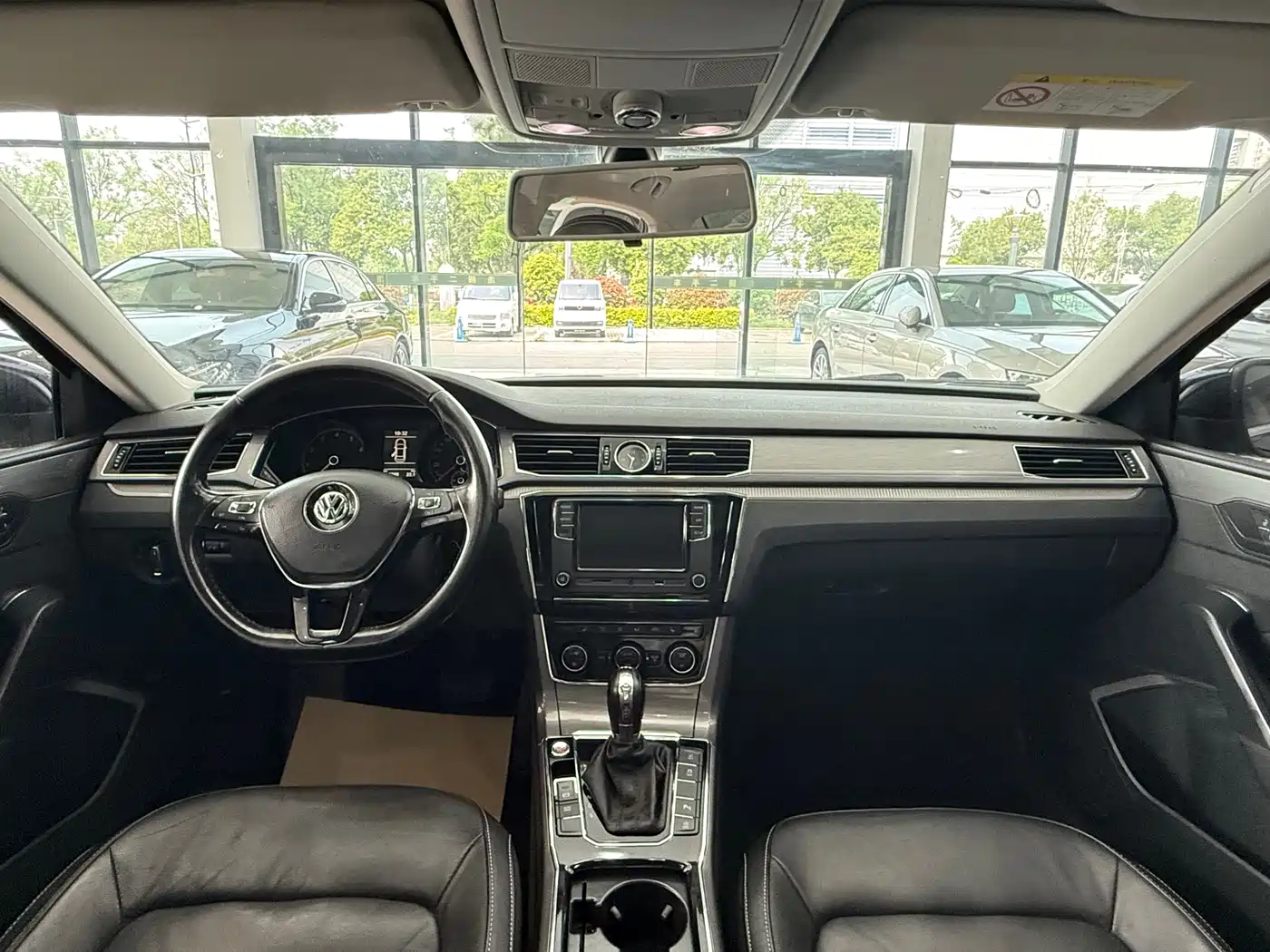 Volkswagen Passat 2017 330TSI DSG Prestige фото 14