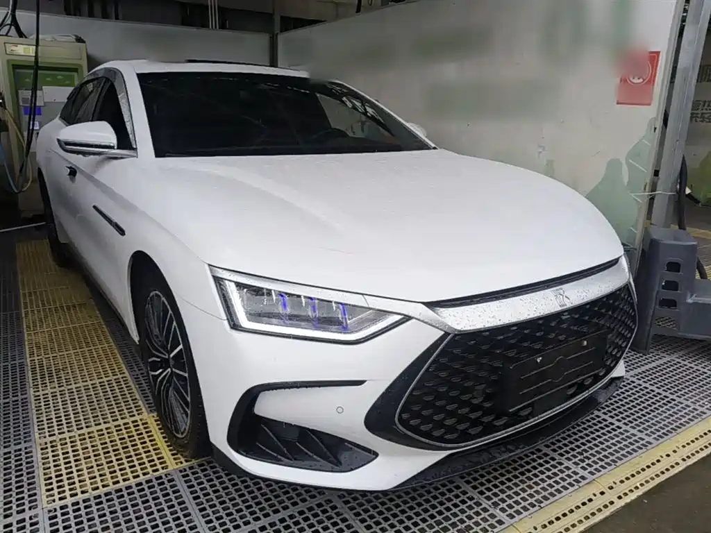 BYD Han 2022 DM-i 121KM Premium фото 4