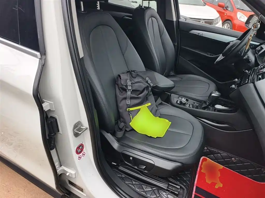 BMW X1 2018 sDrive20Li Leading Model фото 25