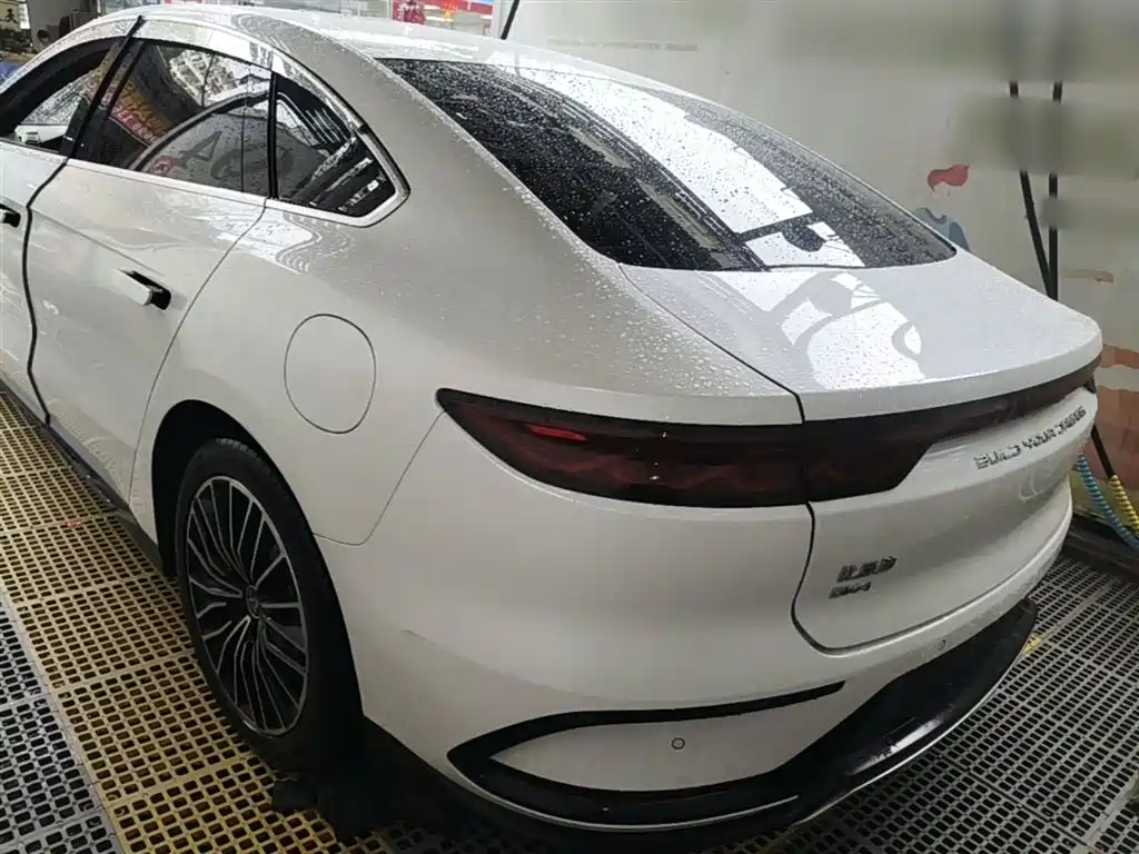BYD Han 2022 DM-i 121KM Premium фото 5