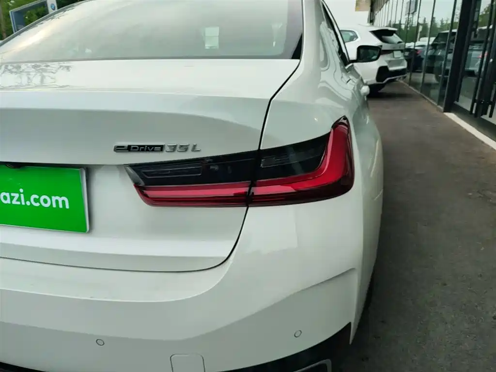 BMW i3 2025 eDrive 35 L фото 8