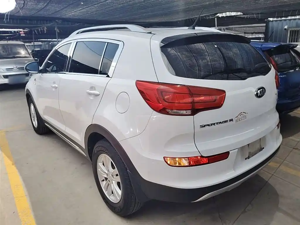 Kia Sportage 2016 2.0L Automatic 2WD GL фото 5