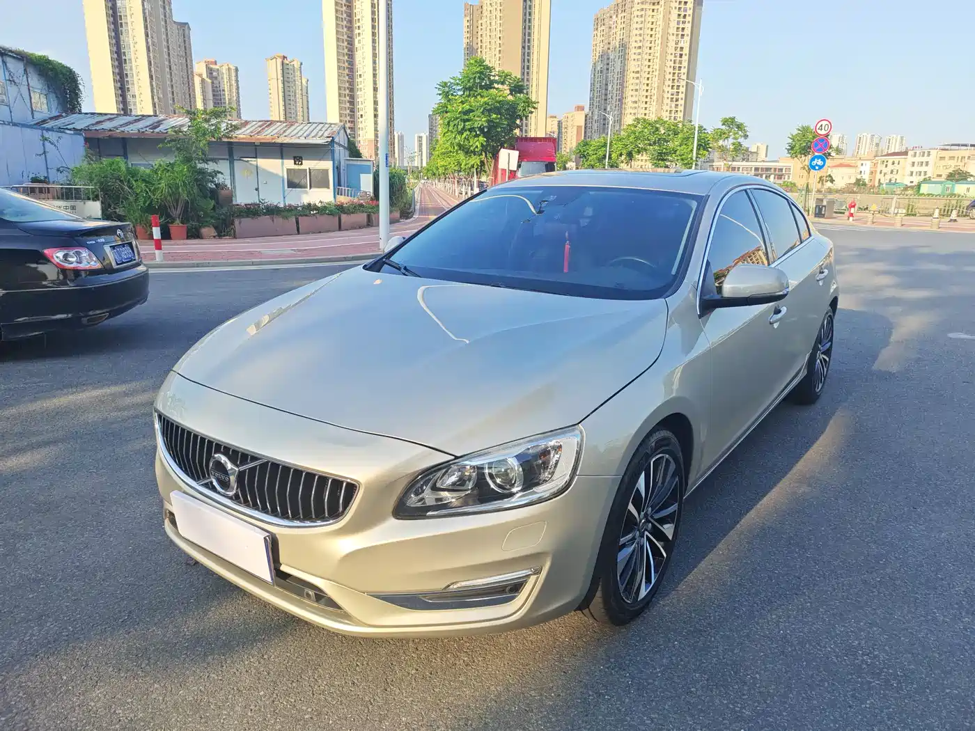 VOLVO S60