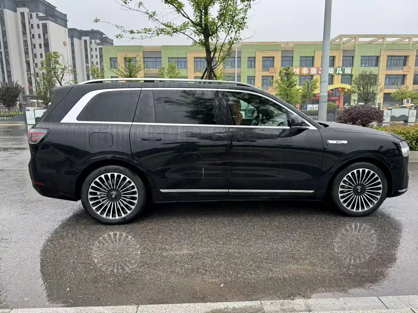 AITO Wenjie AITO M9 2024 Extended Range Ultra 42kWh 6-Seater фото 3