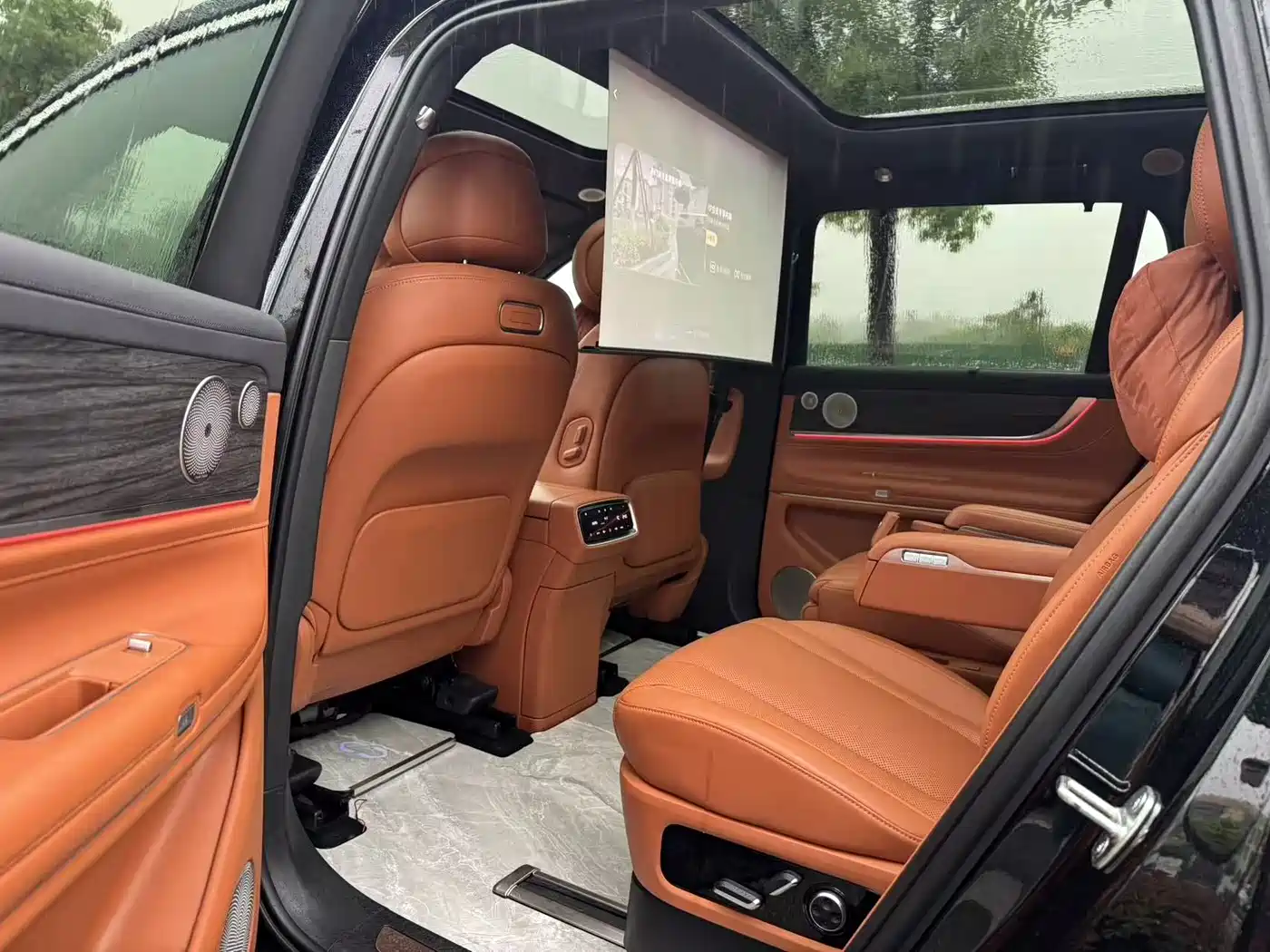 AITO Wenjie AITO M9 2024 Extended Range Ultra 42kWh 6-Seater фото 9