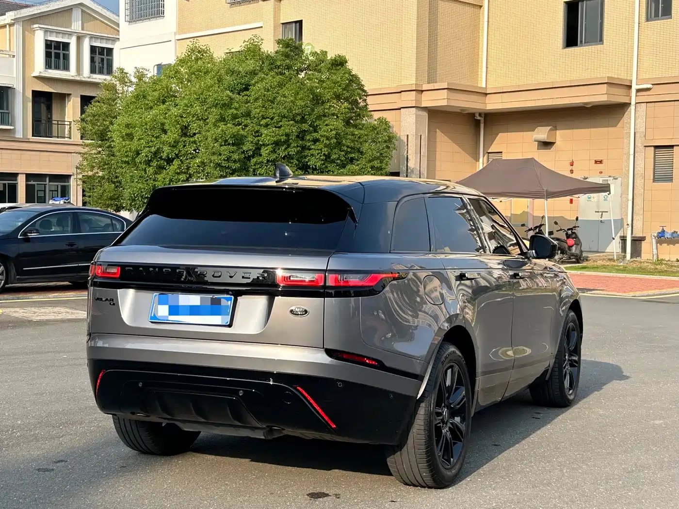 Land Rover Range Rover Velar 2021 P250 Gloss Black Collector's Edition фото 5
