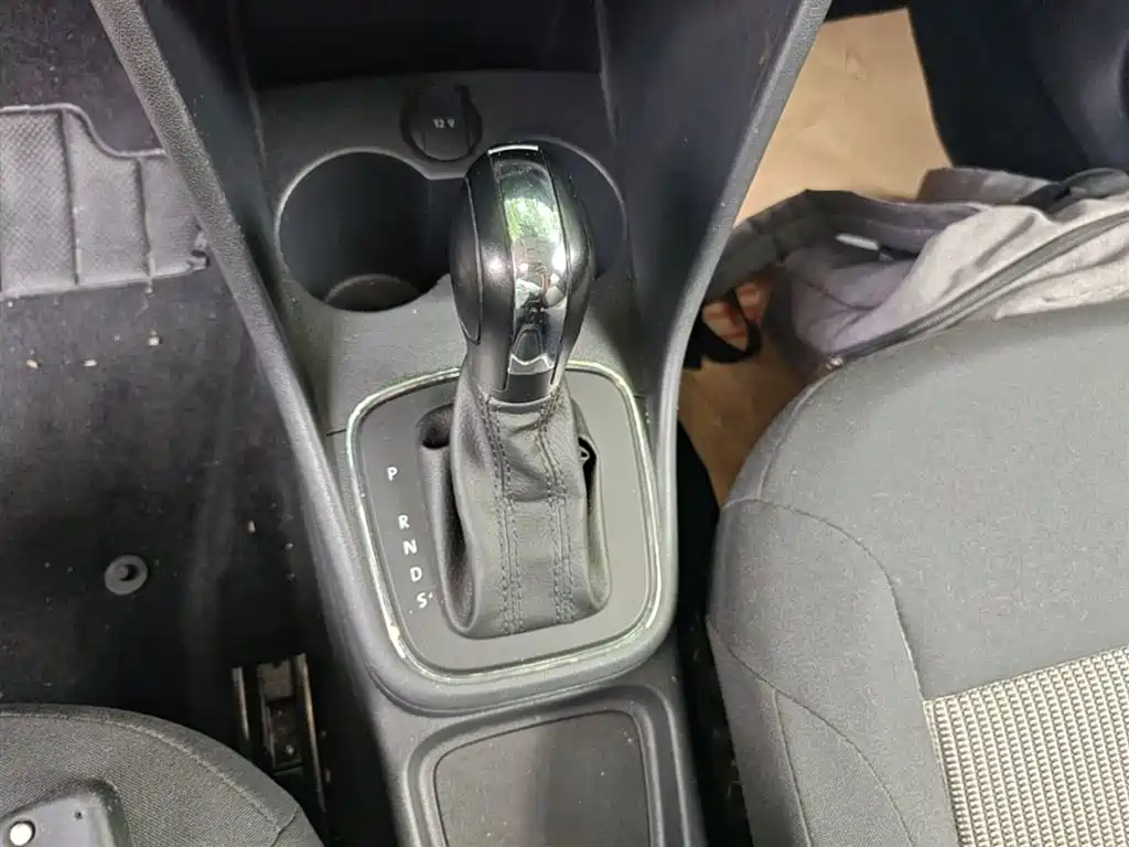 Volkswagen Polo 2016 1.4L Automatic Trend фото 14