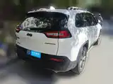 Photo 2 - Jeep Cherokee