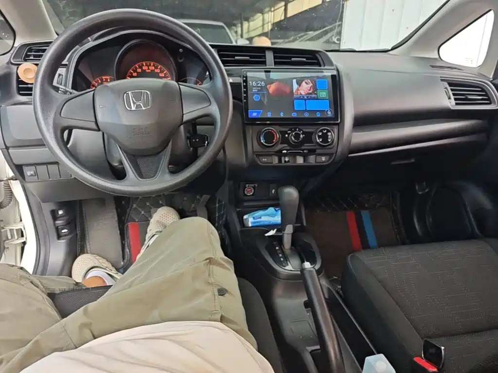 Фото 10 - Honda Fit