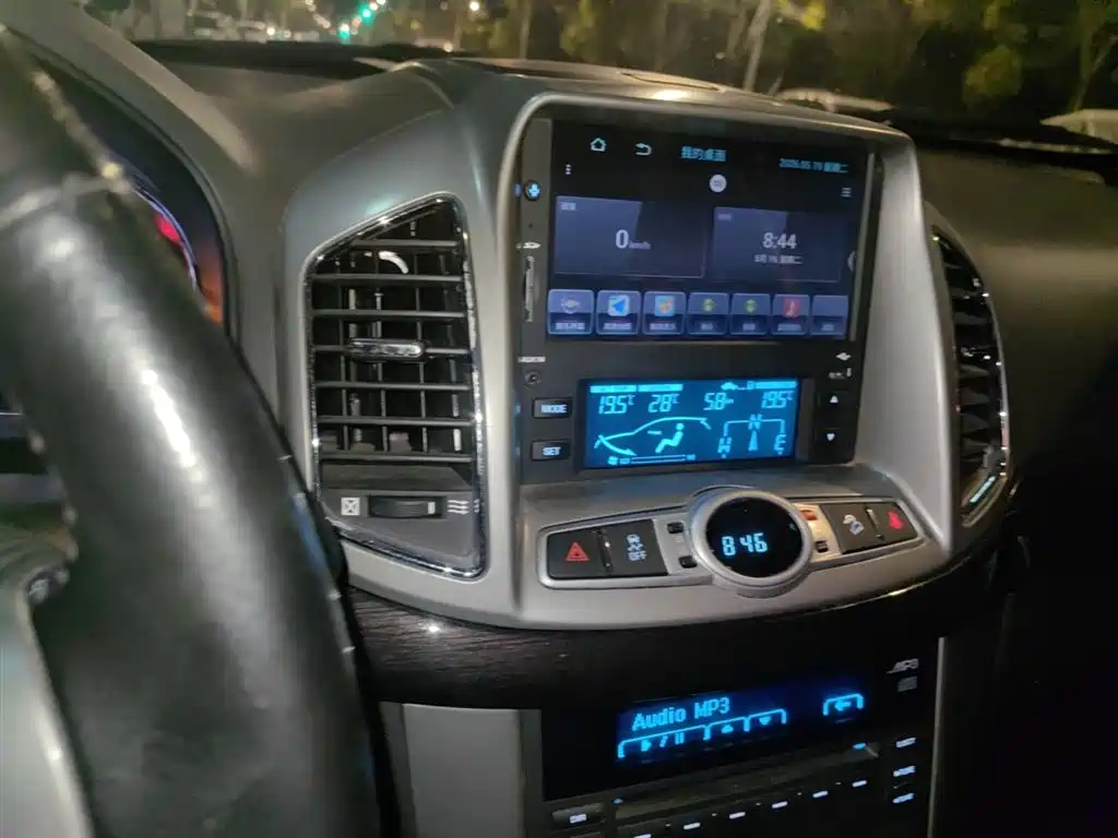 Chevrolet Captiva 2015 2.4L AWD Flagship 7-Seater фото 10