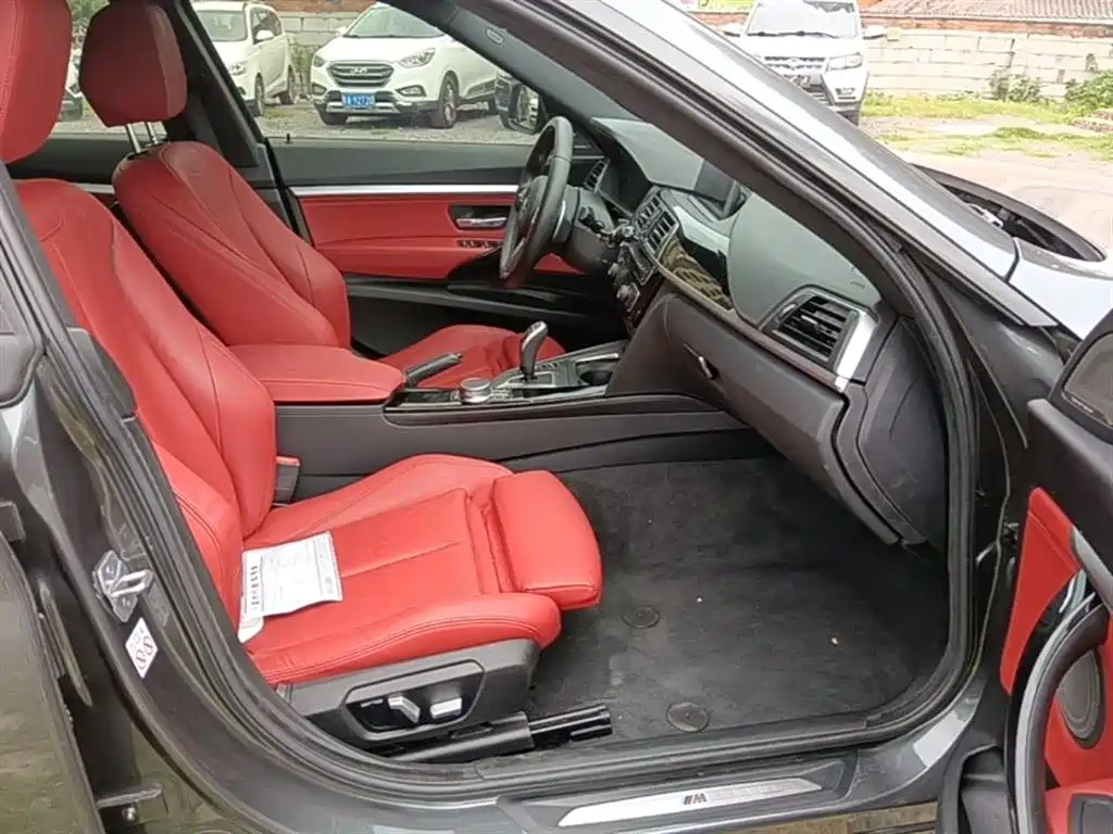 BMW 3 Series GT 2019 320i M Sport Model фото 25