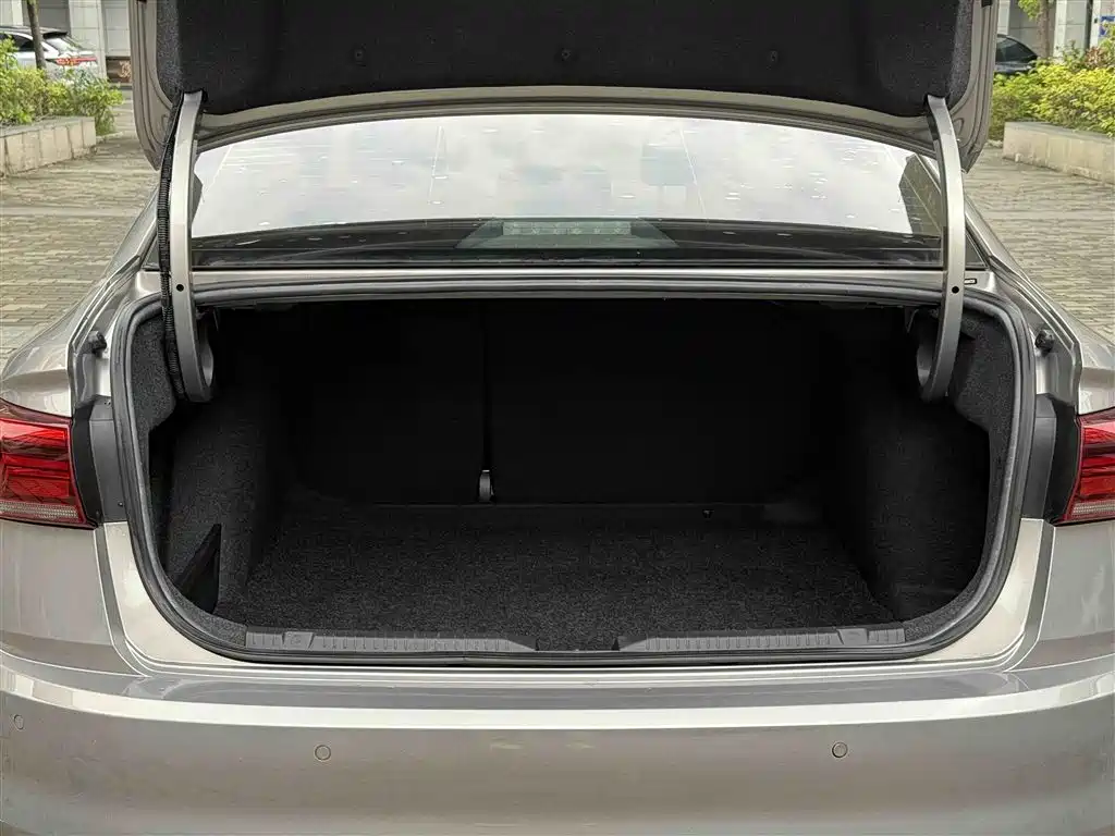 Volkswagen Bora 2019 Facelift 1.5L Automatic Fashion China VI фото 19