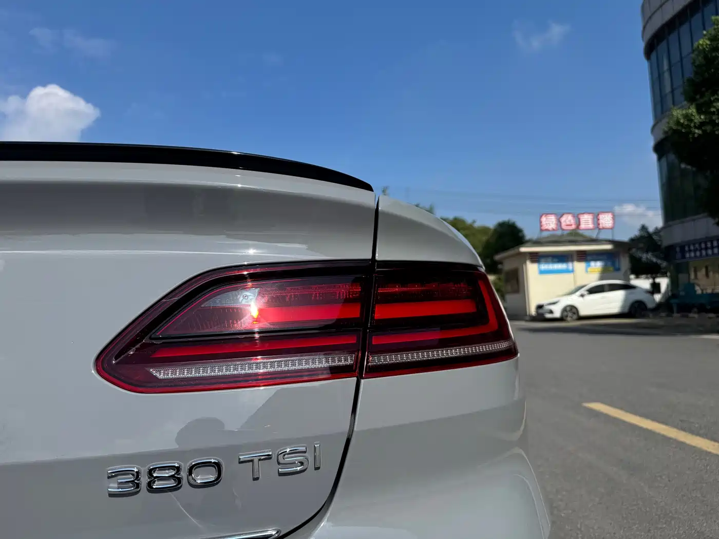 Volkswagen FAW-Volkswagen CC 2021 380TSI Eye-catching Edition фото 6