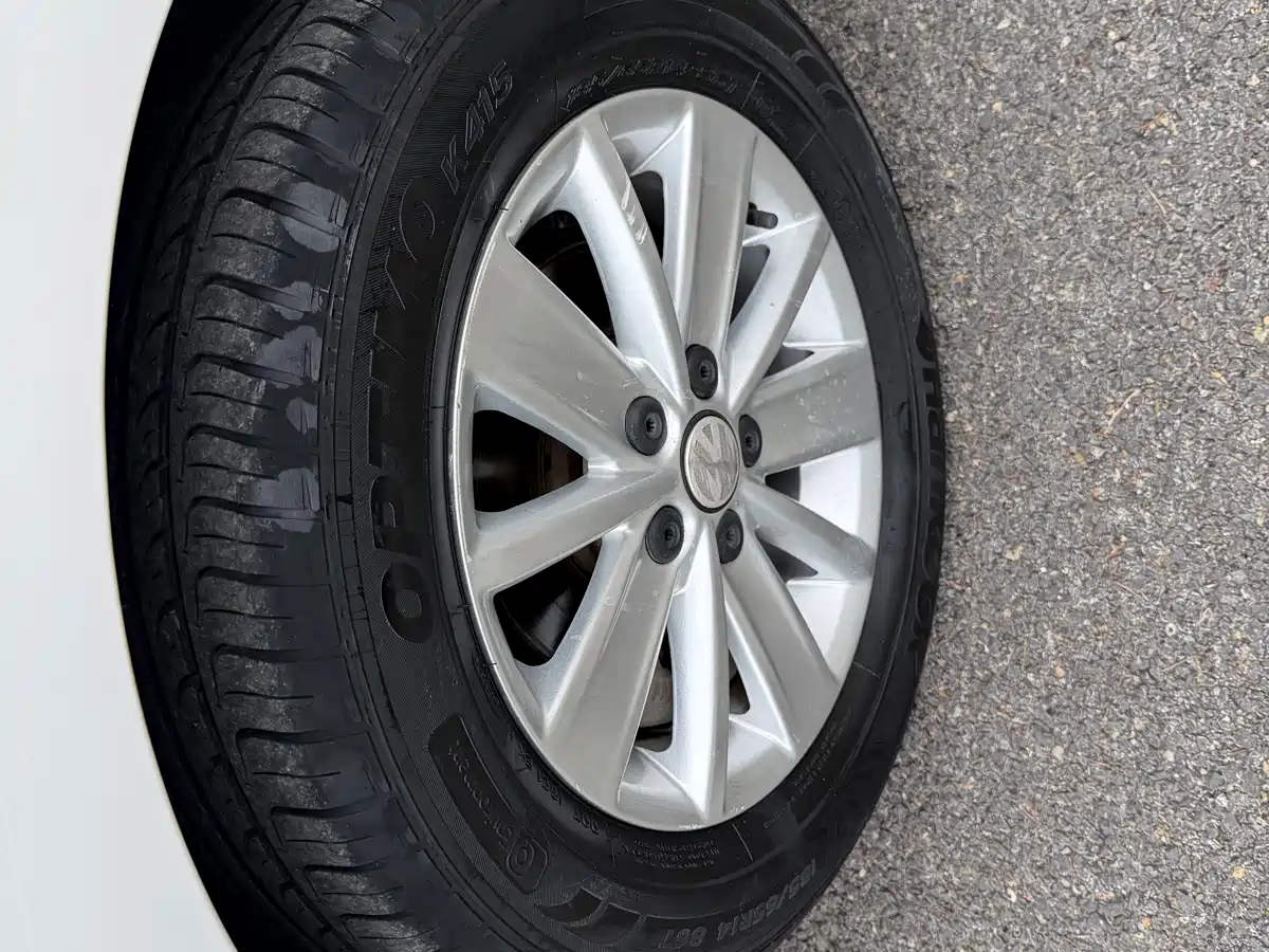 Volkswagen Polo 2016 1.4L Automatic Trend фото 8