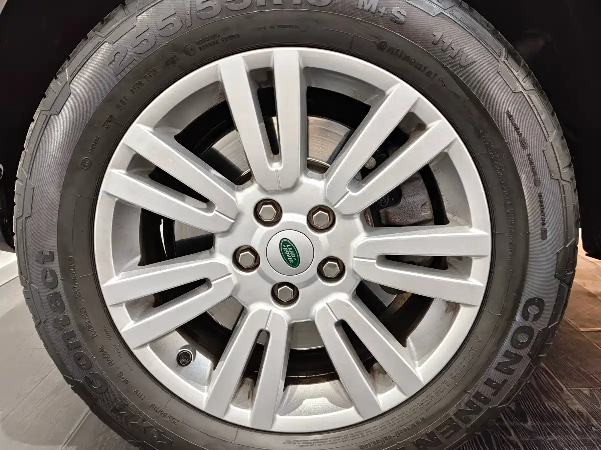 Land Rover Discovery 2012 5.0 V8 SE фото 14