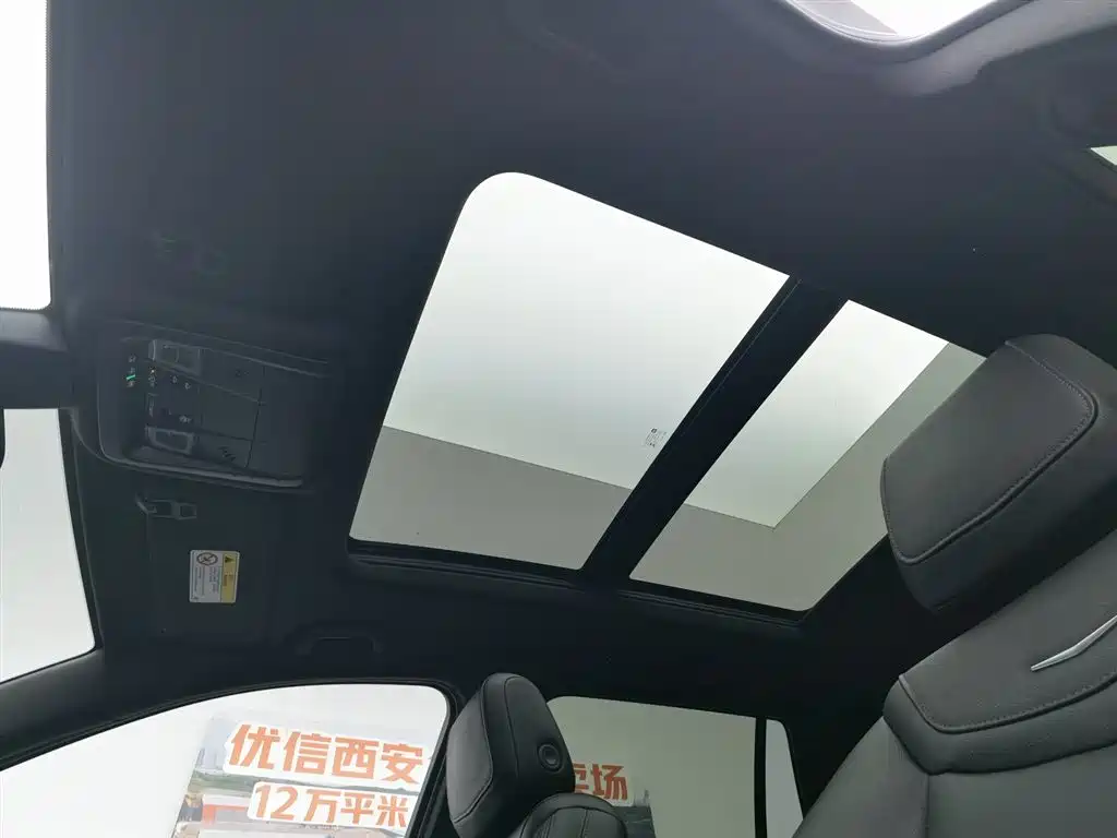 CADILLAC XT6