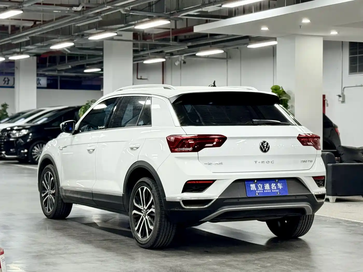 Volkswagen T-ROC 2021 280TSI DSG 2WD Comfort Smart Connect Edition фото 4