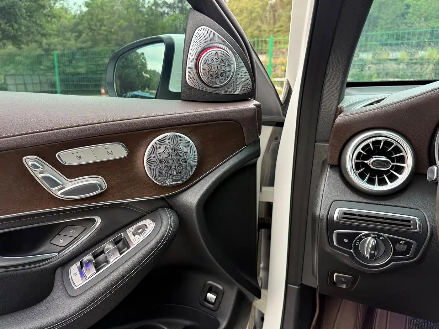 Mercedes-Benz GLC 2020 Facelift GLC 260 L 4MATIC Luxury фото 10