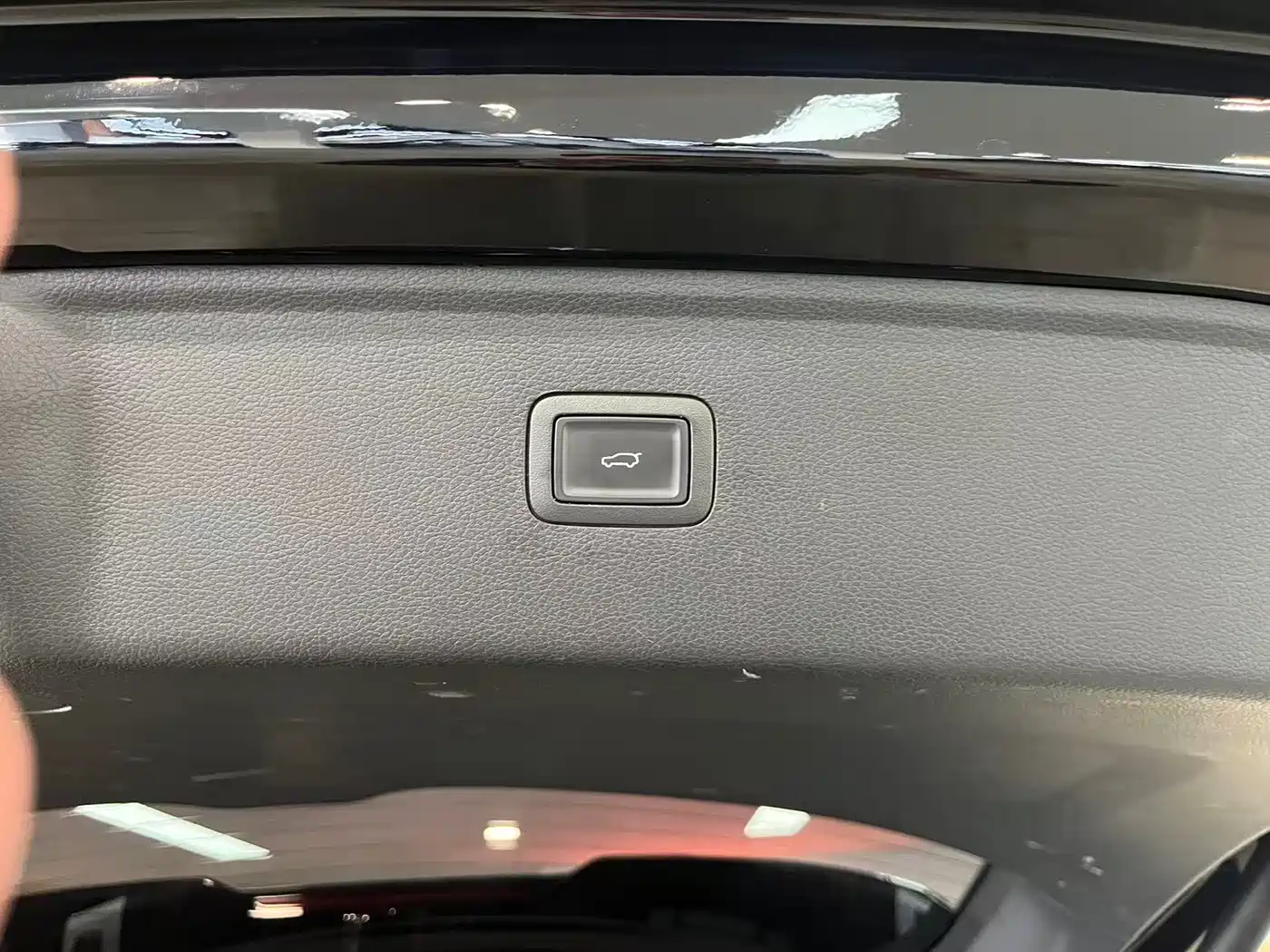 Hongqi HS7 PHEV 2024 2.0T PHEV 4WD Flagship Edition 6-seater фото 31