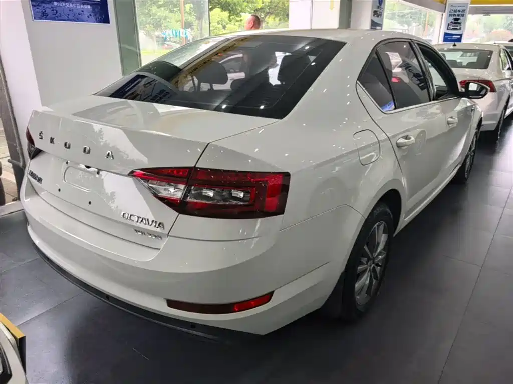SKODA OCTAVIA