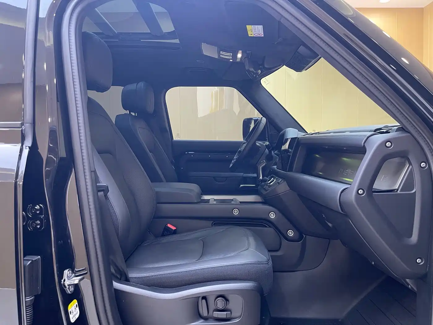 Land Rover Defender 2025 2025 110 3.0T P400 Dark Special Edition