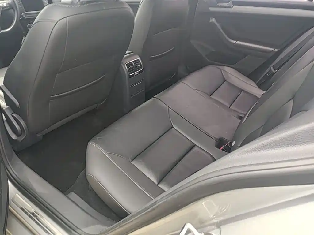 Volkswagen Sagitar 2017 230TSI Automatic Comfort фото 17
