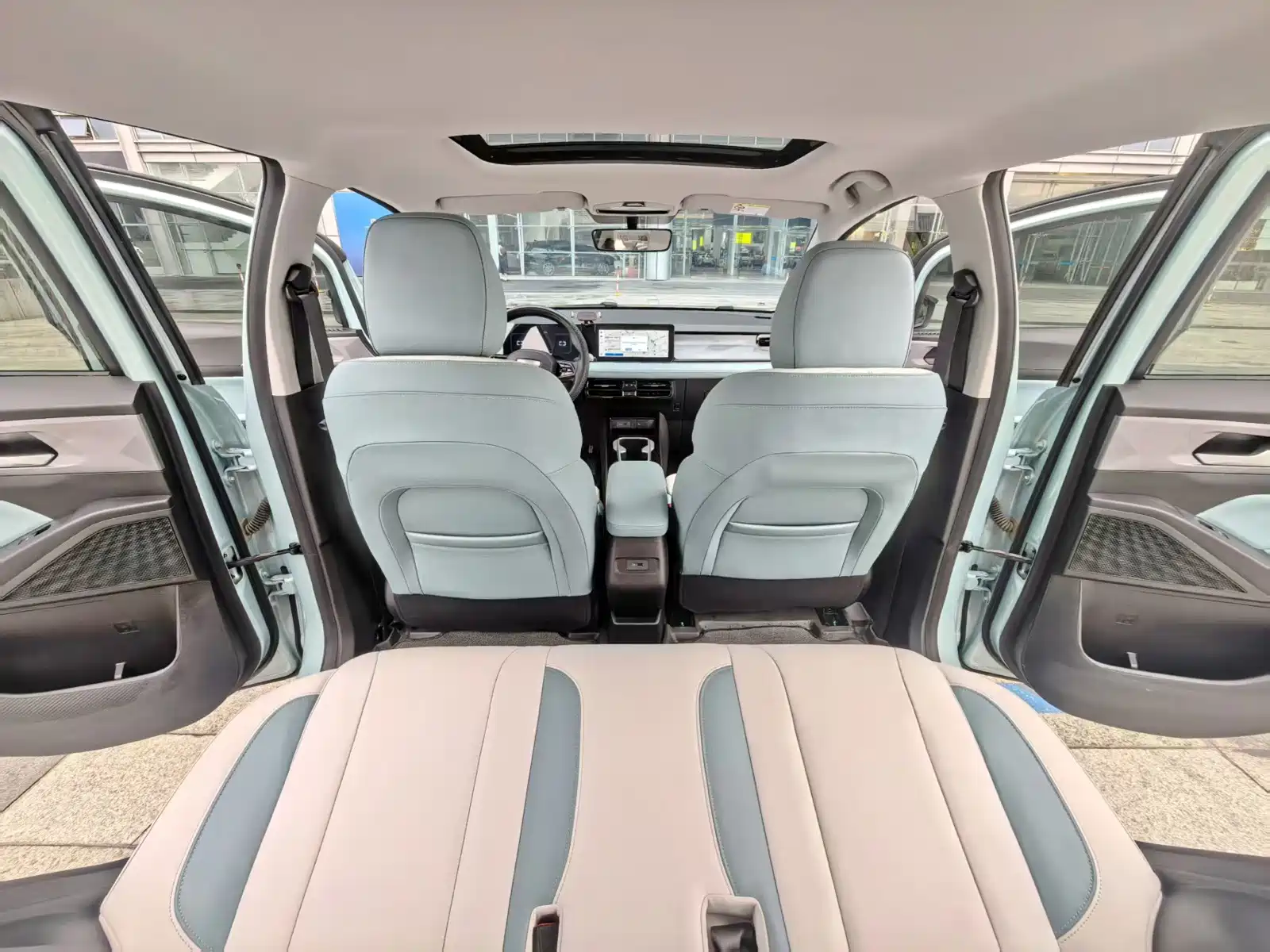 Фото 9 - Geely Geometry E Firefly