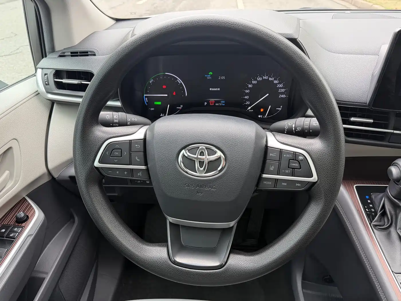 Toyota Granvia 2024 2.5L Hybrid Comfort фото 12