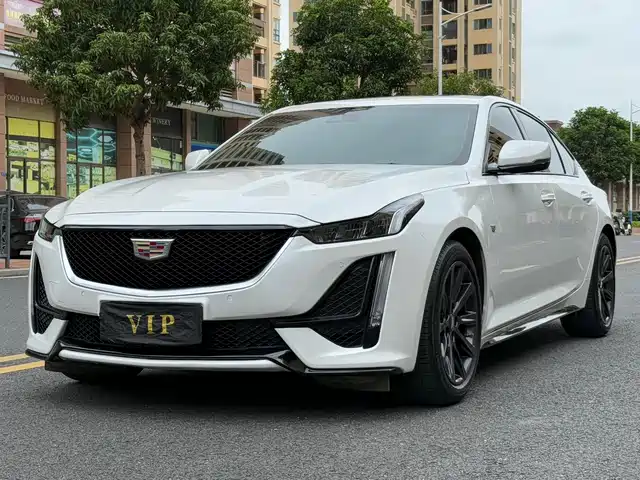Cadillac CT5 28T, Премиум
