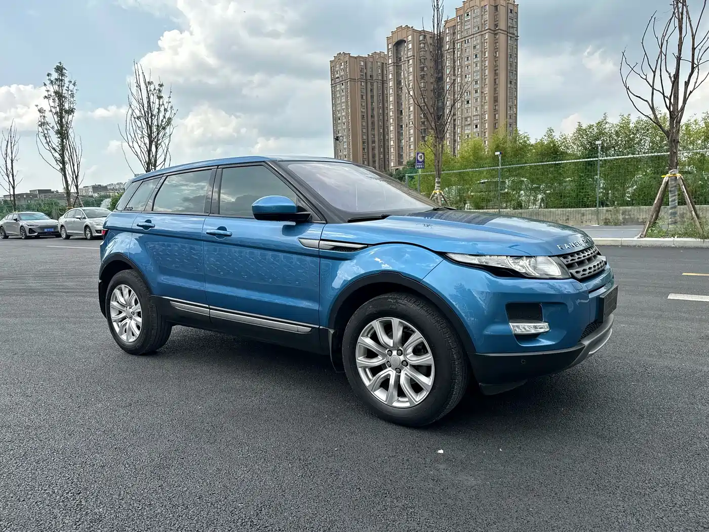 Land Rover Range Rover Evoque 2015 2.0T 5-Door Fashion Edition фото 3