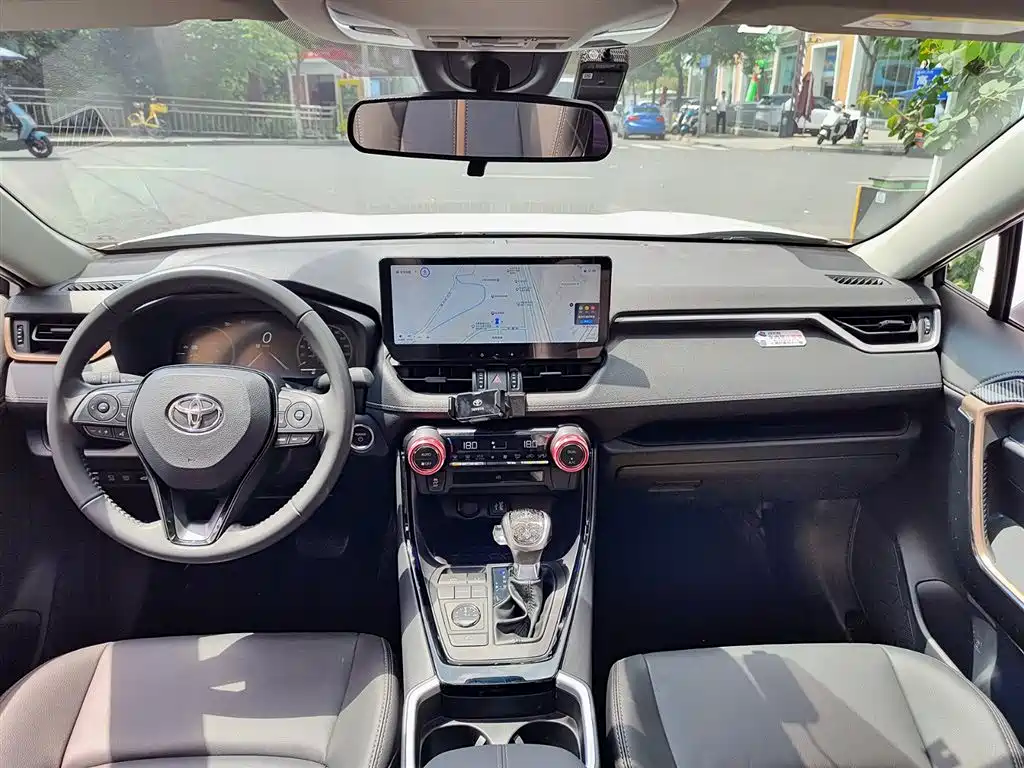 Toyota Wildlander 2024 Hybrid 2.5L E-CVT FWD Luxury PLUS Edition фото 10