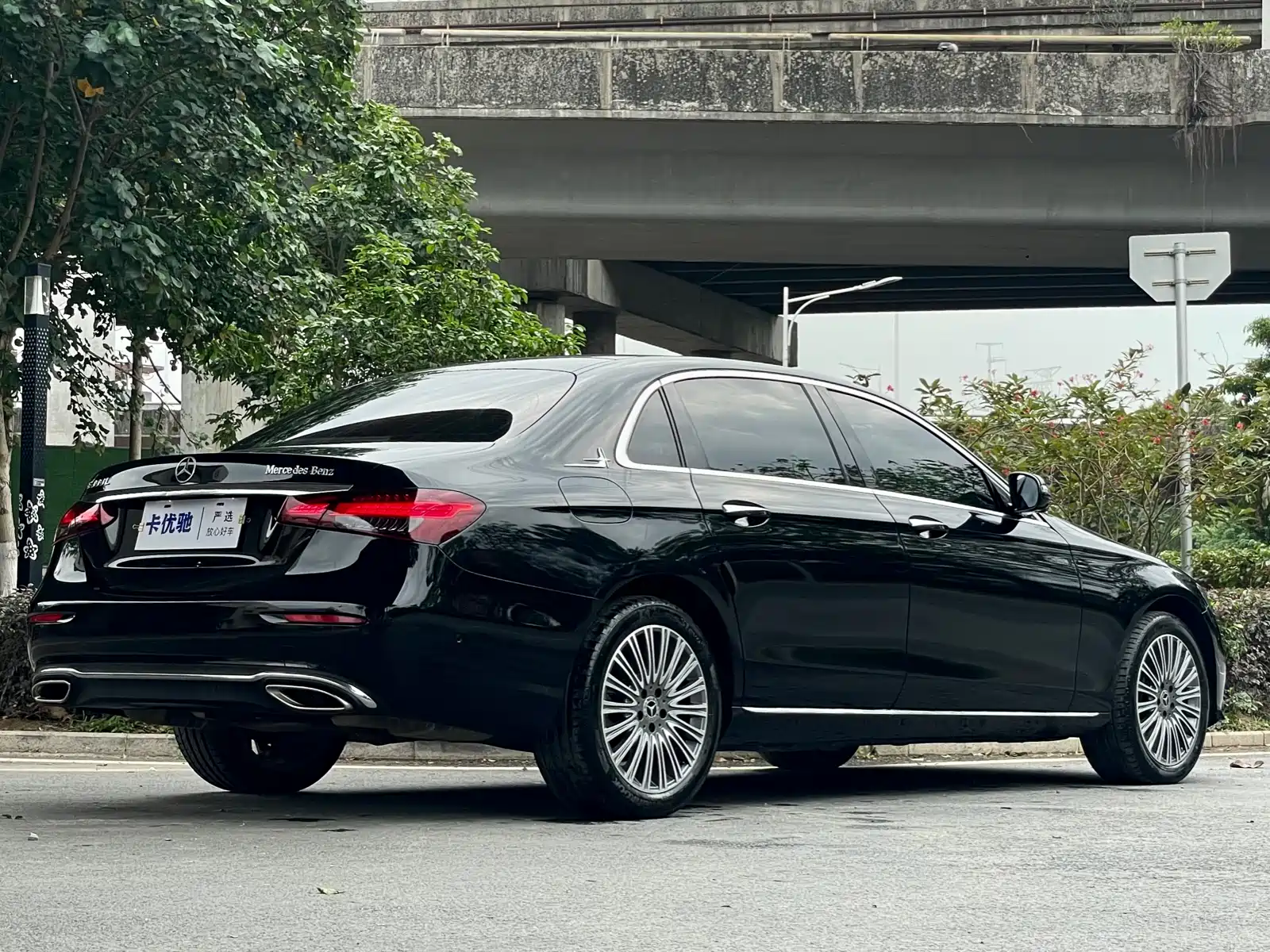 Фото 7 - Mercedes-Benz E-Class