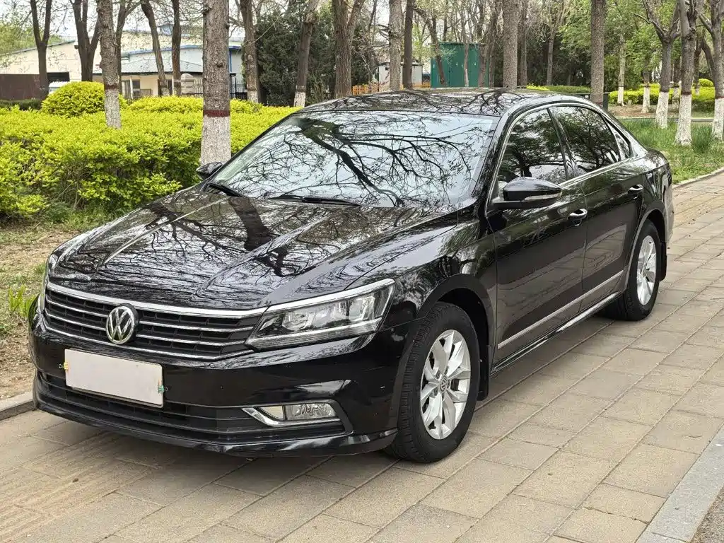 Photo 1 - Volkswagen Passat