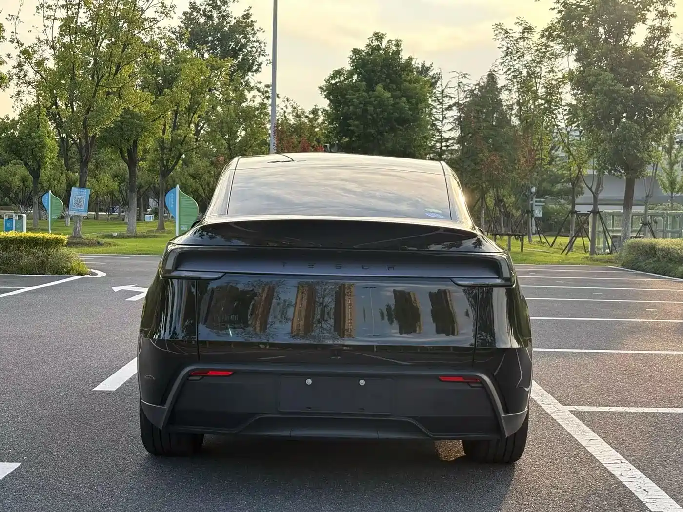 Tesla Model Y 2026 2026 Rear-Wheel Drive