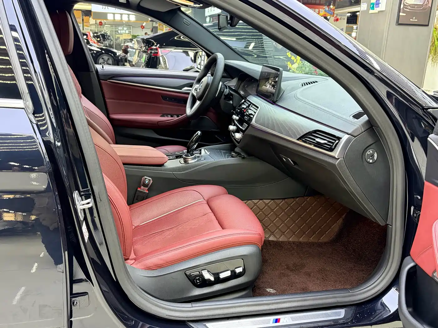 BMW 5 Series 2022 Facelift II 530Li Premium Package M Sport фото 16
