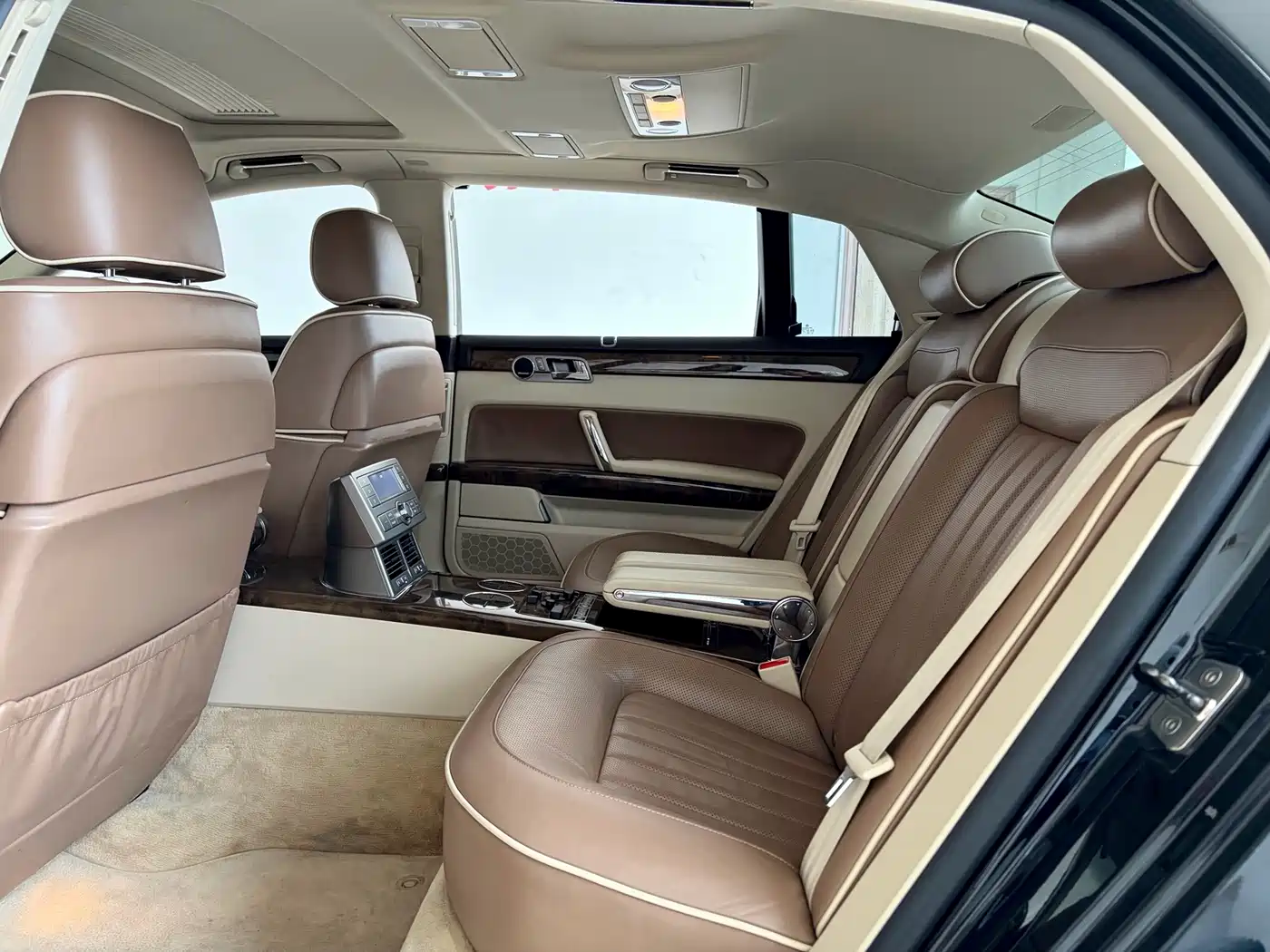 Volkswagen Phaeton 2012 2012 4.2L Luxury Custom