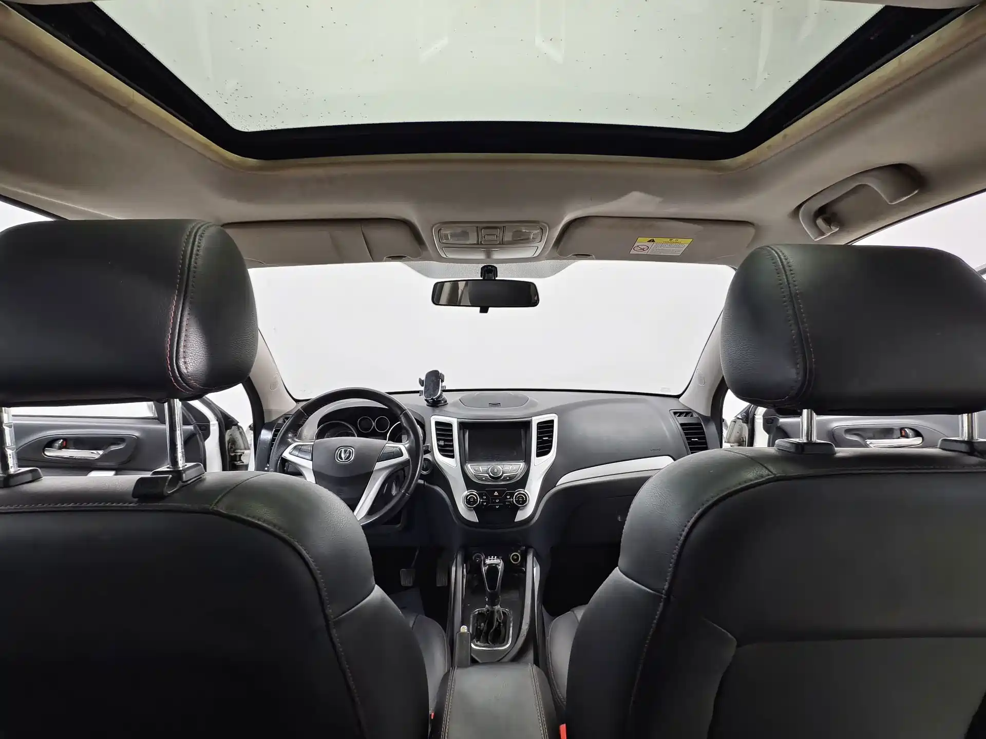 Фото 9 - Changan CS35