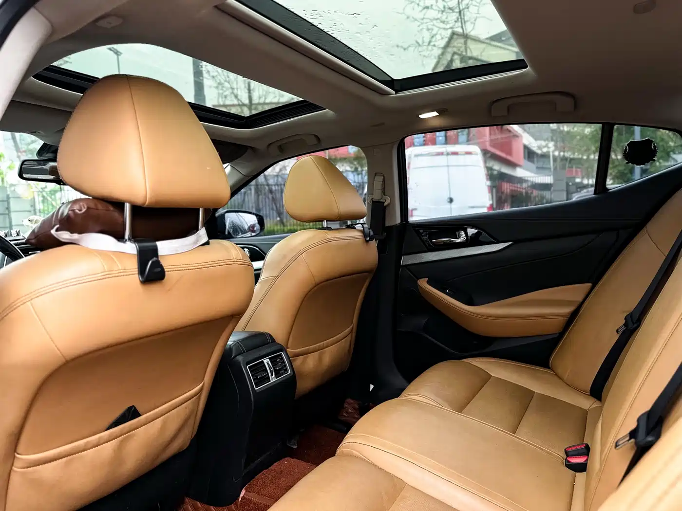 Nissan Cima 2016 2.5L XL Luxury фото 12