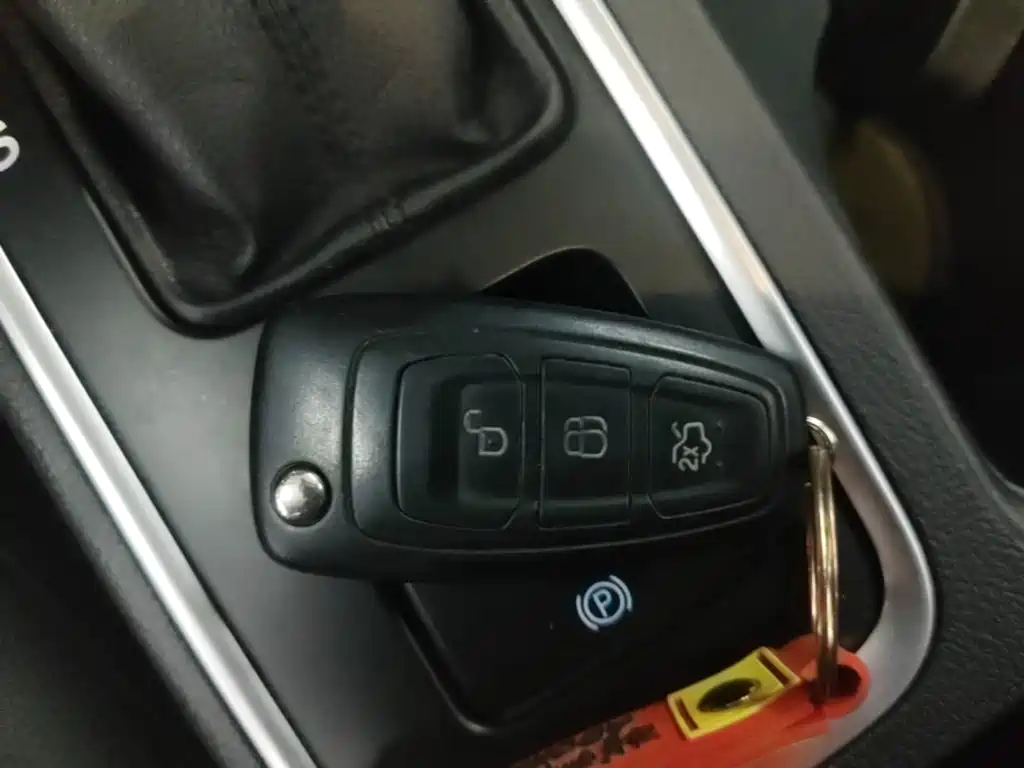 Фото 9 - Ford Kuga
