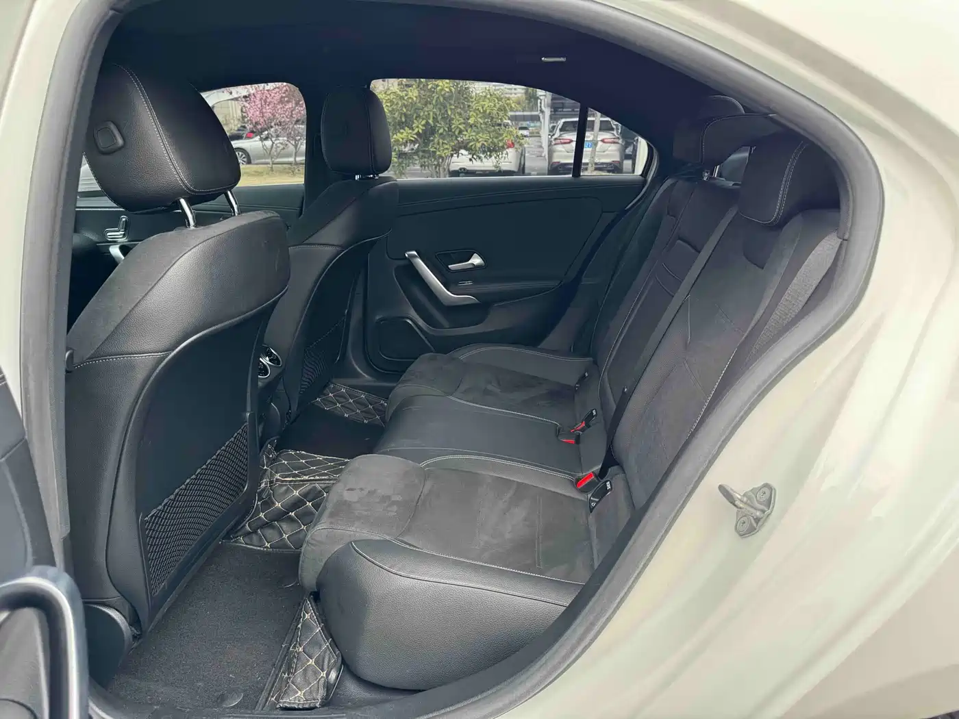 Mercedes-Benz A-Class 2021 A 200 L Sport Sedan Fashion Edition фото 12