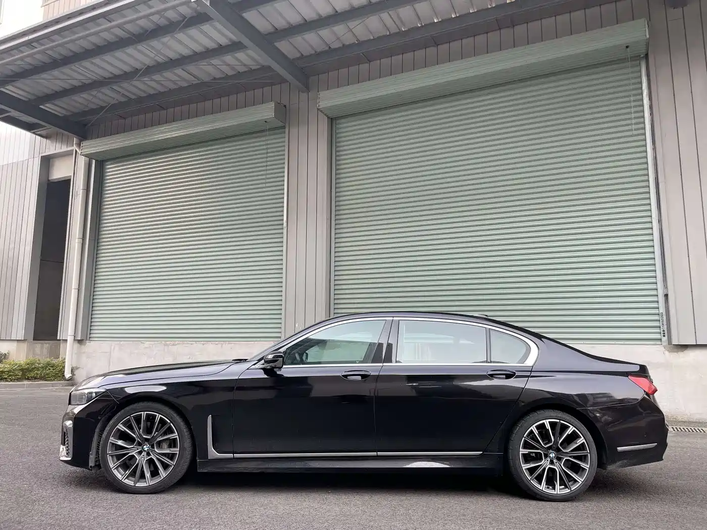 BMW 7 Series 2017 750Li xDrive Personalized Custom Edition 5-Seater фото 7