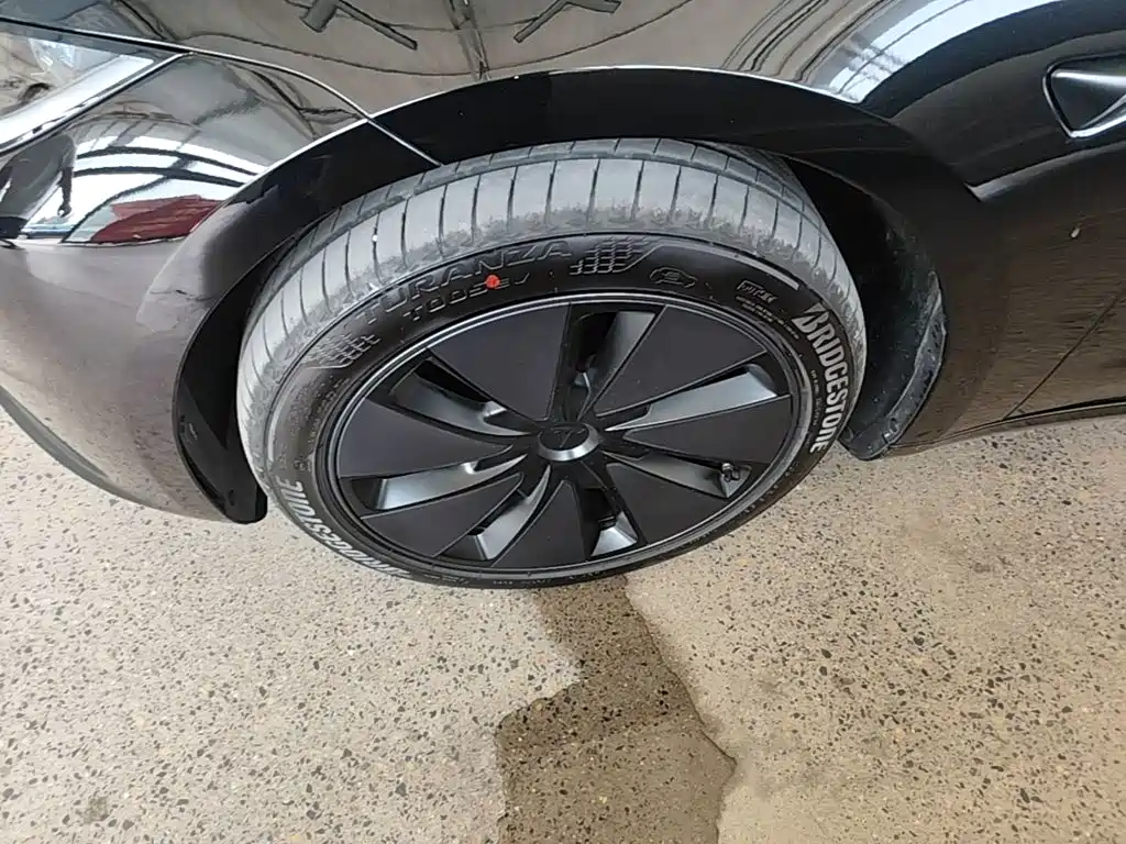 Tesla Model 3 2026 2025 Model Year Facelift Rear-Wheel Drive