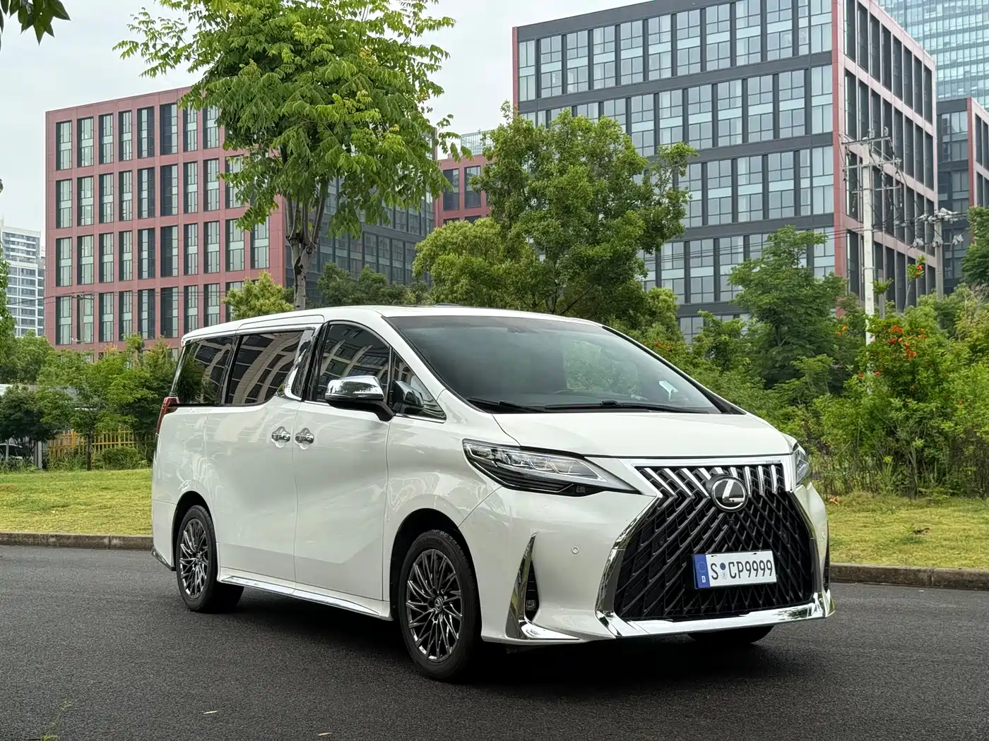 Toyota Alphard 2018 3.5L Premium фото 3