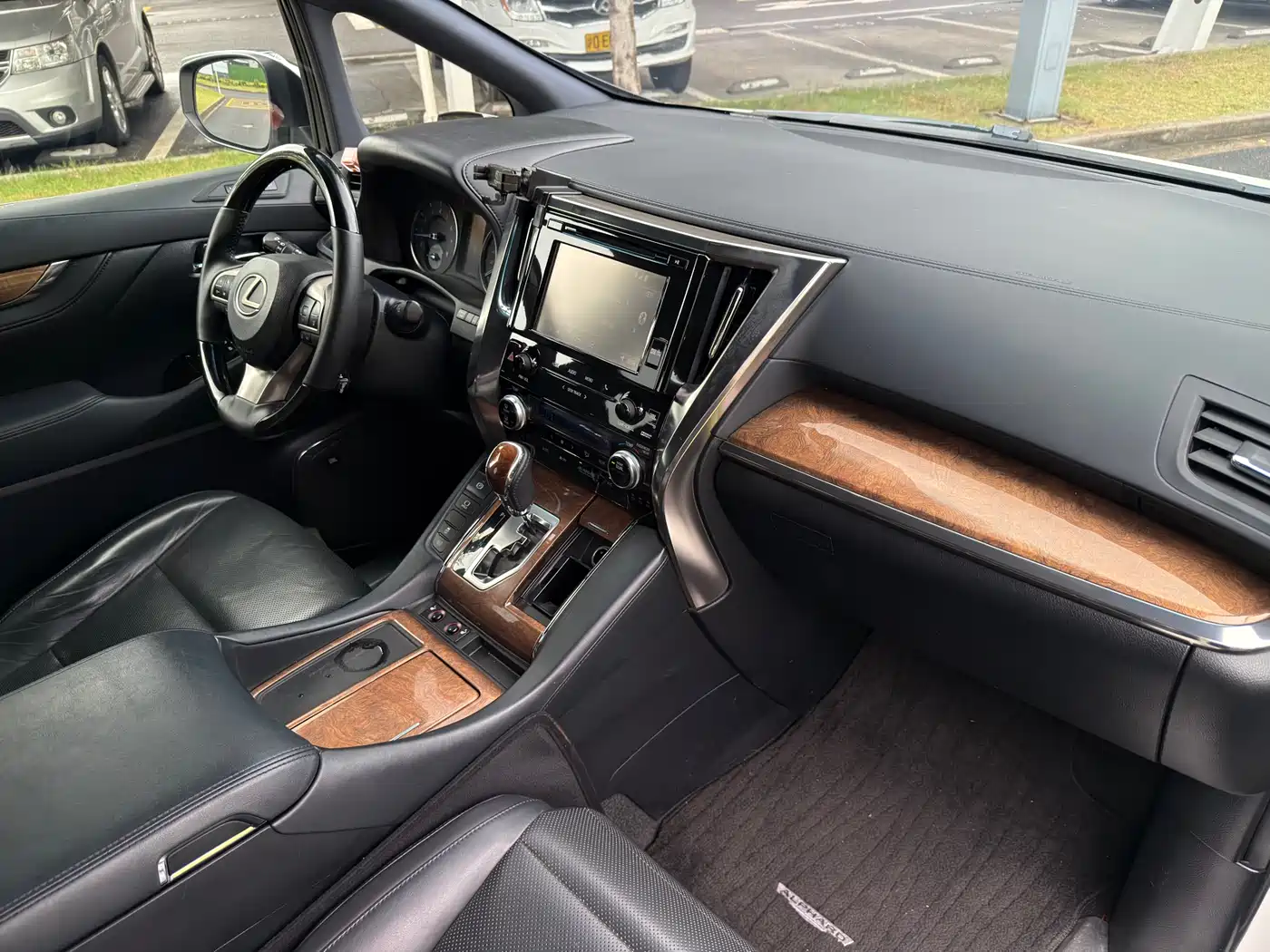 Toyota Alphard 2018 3.5L Premium фото 7