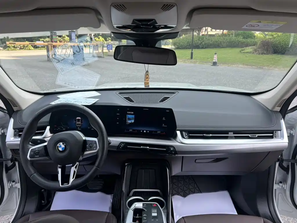 Фото 10 - BMW X1