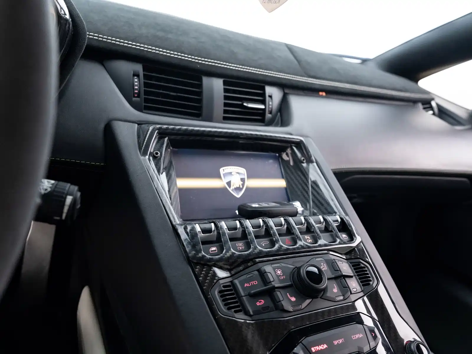 Photo 20 - Lamborghini Aventador